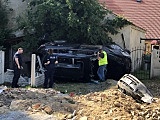 [FOTO] Kierowca mazdy wjechał w budynek