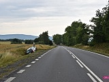 Volkswagen wypadł z drogi Łagiewniki - Dzierżoniów