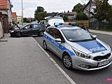 Nietrzeźwy kierowca uderzył volkswagenem golfem w mur