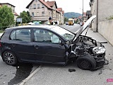 Nietrzeźwy kierowca uderzył volkswagenem golfem w mur