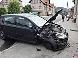 Nietrzeźwy kierowca uderzył volkswagenem golfem w mur