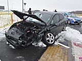 Zderzenie volkswagena z peugeotem na obwodnicy Dzierżoniowa