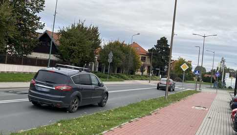 Ratowali życie przechodnia, kiedy inne auta przejeżdżały 