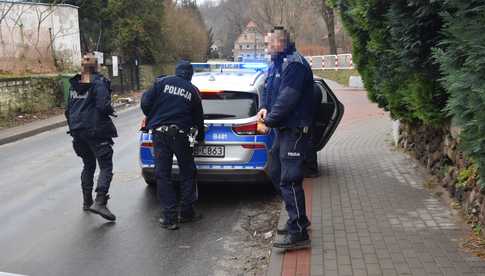 Akcja policji na Kopernika w Pieszycach