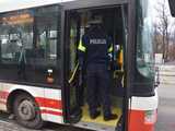 Zderzenie autobusu i toyoty w Dzierżoniowie