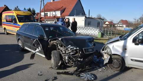 Zderzenie trzech aut w Bielawie