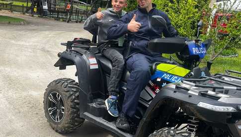 Policjanci z powiatu dzierżoniowskiego gościnnie na festynie „Świat Zdrowia i Bezpieczeństwa” w Pilawie Górnej