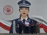 Mural upamiętniający 100-lecie Policji kobiecej odsłonięty przy Komendzie w Dzierżoniowie