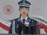 Mural upamiętniający 100-lecie Policji kobiecej odsłonięty przy Komendzie w Dzierżoniowie