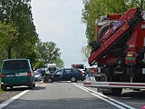 Zderzenie 4 pojazdów na DK-8. Droga zablokowana