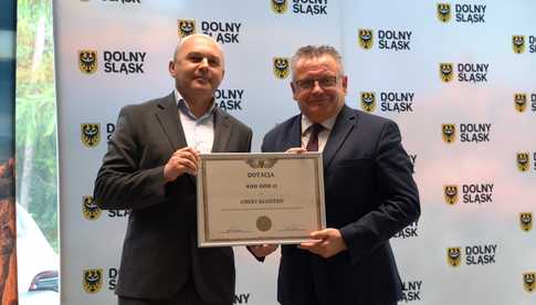 [FOTO] Ponad 1,6 mln złotych na modernizację infrastruktury sportowej w Jaszkowej Dolnej