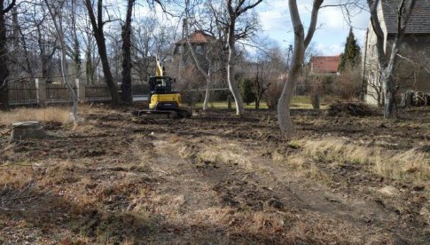 Świebodzice: rozpoczęły się prace w parku przy ul. Łącznej