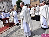 [FOTO, WIDEO] Procesja Bożego Ciała przeszła ulicami Świdnicy