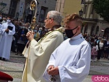 [FOTO, WIDEO] Procesja Bożego Ciała przeszła ulicami Świdnicy