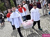 [FOTO, WIDEO] Procesja Bożego Ciała przeszła ulicami Świdnicy