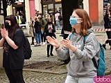 [FOTO, WIDEO] Tęczowa manifestacja w Świdnicy