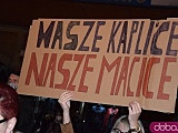 [FOTO, WIDEO] Wasze kaplice, nasze macice - spacer w geście manifestacji w Świdnicy