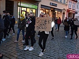 [FOTO, WIDEO] Mylicie Sejm z cyrkiem, a Polskę z lasem - manifestacja w Świdnicy