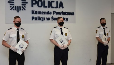 [FOTO] Policjanci podziękowali strażnikom za pomoc w odnalezieniu zaginionego 11-latka