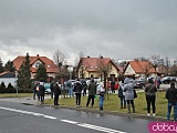 [FOTO] Spora kolejka pod punktem pobrań wymazów