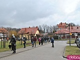 [FOTO] Spora kolejka pod punktem pobrań wymazów