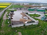 [FOTO] Deszcz zalał teren biogazowni. Mieszkańcy domagają się natychmiastowej reakcji