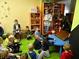 [FOTO] Misie, Promyczki i Leśne Skrzaty w bibliotece