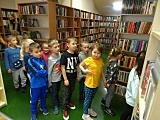 [FOTO] Misie, Promyczki i Leśne Skrzaty w bibliotece