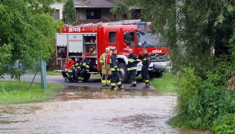 [FOTO] Zalane drogi i podtopienia w gminie Świdnica