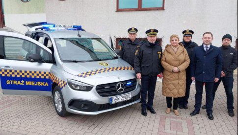 Nowy radiowóz dla świdnickiej Straży Miejskiej [Foto]