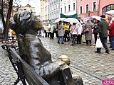 Żółty Marsz Nadziei przeszedł przez świdnicki rynek. To zwieńczenie akcji rozpoczętej jesienią [Foto]