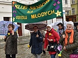 Żółty Marsz Nadziei przeszedł przez świdnicki rynek. To zwieńczenie akcji rozpoczętej jesienią [Foto]