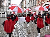 Żółty Marsz Nadziei przeszedł przez świdnicki rynek. To zwieńczenie akcji rozpoczętej jesienią [Foto]