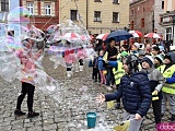 Żółty Marsz Nadziei przeszedł przez świdnicki rynek. To zwieńczenie akcji rozpoczętej jesienią [Foto]