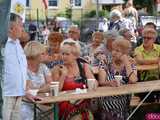 [WIDEO, FOTO] Występy artystyczne, grochówka i stoiska wojskowe. Piknik rodzinny-patriotyczny w Świdnicy