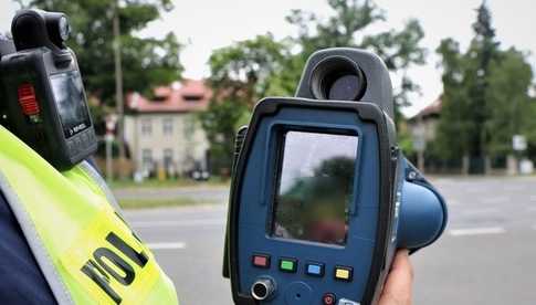 Pędził przez teren zabudowany 111 km/h i stracił prawo jazdy