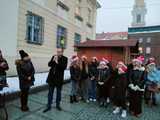 [FOTO] Rozświetlono choinkę na świebodzickim rynku. Mikołaje rozdały najmłodszym prezenty