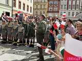 [FOTO] Biało-czerwona Świdnica! Mieszkańcy tanecznym krokiem świętowali Dzień Flagi