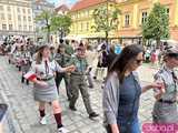 [FOTO] Biało-czerwona Świdnica! Mieszkańcy tanecznym krokiem świętowali Dzień Flagi