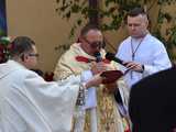 [FOTO] Tłum wiernych przeszedł w procesji z okazji Bożego Ciała w Strzegomiu