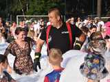 [WIDEO/FOTO] Mydlane szaleństwo i masa podziękowań podczas 7. Mydlanego Park Festiwalu i jubileuszu Fundacji Inicjatywa B