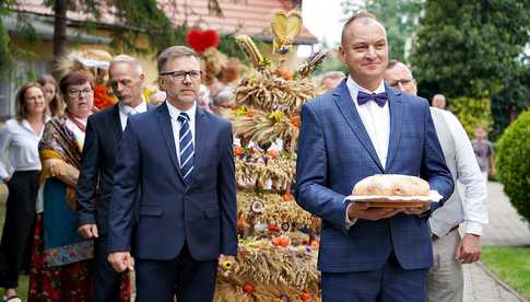 [FOTO] Mieszkańcy Pszenna podziękowali za plony