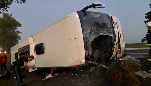 Wypadek autobusu 7 osób rannych, lądował śmigłowiec LPR 