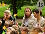 [FOTO] Zasadzili żonkile, które wiosną stworzą żółte Pola Nadziei. Wystartowała kolejna edycja akcji świdnickiego hospicjum