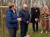 [FOTO] Na Alei Goplany odsłonięto 41 nowych tabliczek. Poświęcone są Zasłużonym dla Miasta i jego Honorowym Obywatelom