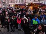 [WIDEO/FOTO] Występy, świąteczne ozdoby i stoiska. Ruszył Jarmark Bożonarodzeniowy w Świebodzicach