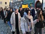 [WIDEO/FOTO] Tegoroczni maturzyści wspólnie zatańczyli poloneza na świdnickim rynku!