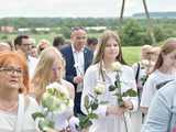[WIDEO/FOTO] Jeżeli tracimy o nich pamięć, to odbieramy sens ich cierpienia. Biały Marsz przeszedł do Muzeum Gross-Rosen