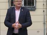 [FOTO] Tanecznym krokiem przez rynek. Uczniowie ze Świebodzic zatańczyli tradycyjnego poloneza