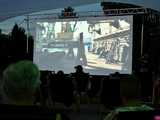 [FOTO] Seanse na leżakach w malowniczej scenerii i dojazd amerykańskim schoolbusem. Ruszył 14. Żarowski Festiwal Filmowy